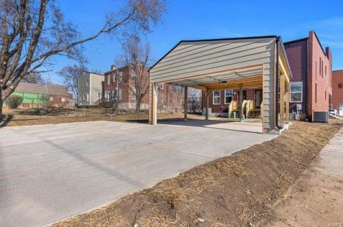 2867 Indiana Ave, Saint Louis MO 63118-2506 exterior