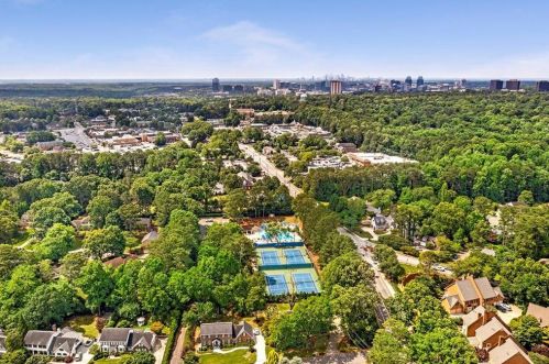 1233 Austin Gln Dr, Atlanta GA 30338-3233 exterior