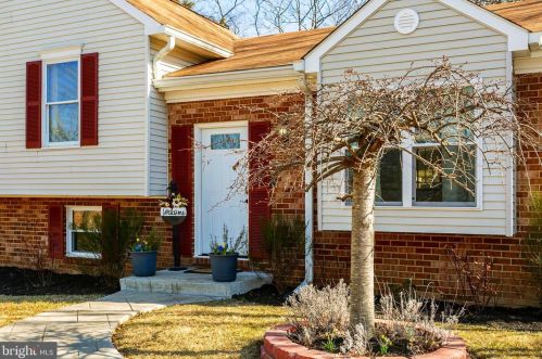 8642 Bali Rd, Ellicott, MD 21043-6033