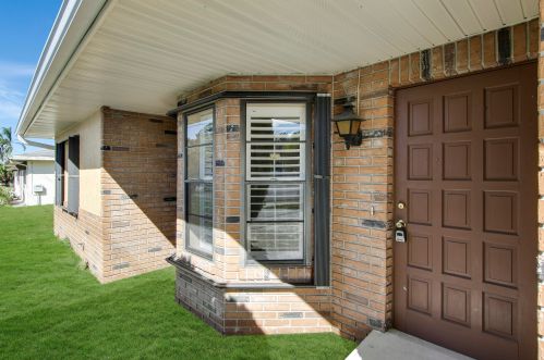 2599 Westmoreland Blvd, Fort Pierce FL  34952-5382 exterior