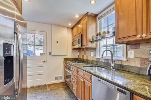 309 Wilkes St, Alexandria VA 22314-3853 exterior