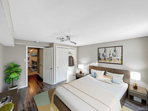 161 St, Union City NJ 07087-5439 exterior