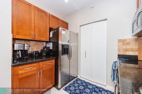 9757 Kamena Cir, Boynton Beach FL 33436-3958 exterior