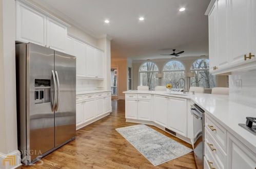 235 Lake Summit Vw, Atlanta GA  30342-1979 exterior