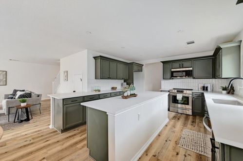 8029 Evadean Cir, Austin TX 78745-8004 exterior