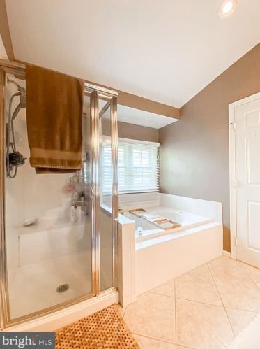 5817 Appleford Dr, Alexandria VA  22315-5625 exterior