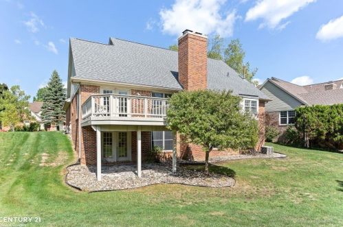 1050 Pointe Pl Blvd, Rochester MI 48307-1794 exterior