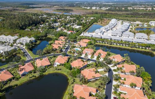 8472 Bent Crk Way, Naples FL 34114-9421 exterior