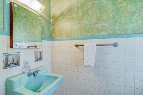 2416 91, Milwaukee WI 53226-1832 exterior