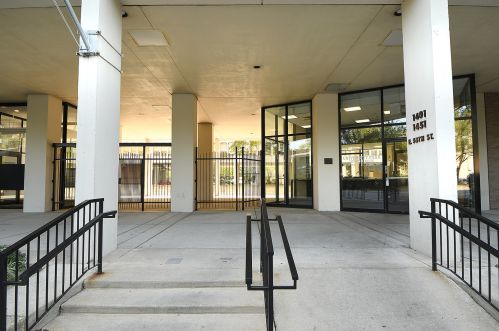 1401 55th St, Chicago IL  60615-5402 exterior