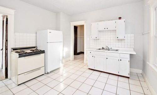 2433 Cramer St, Milwaukee, WI 53211-4311