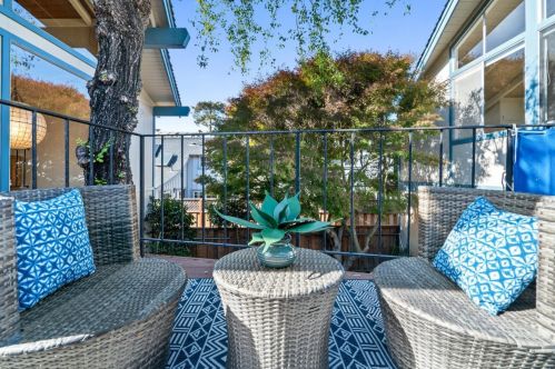 427 Riverview Ave, Capitola CA 95010-2757 exterior