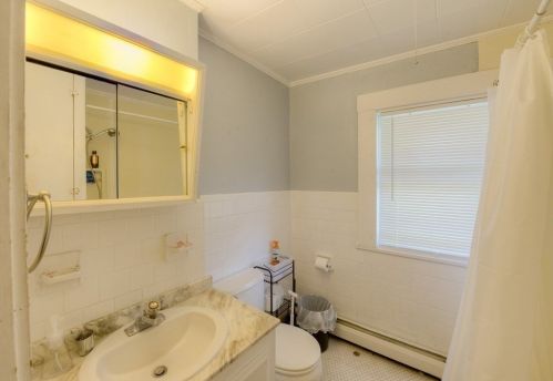 19 Highland Ter, Worcester MA 01602-4202 exterior