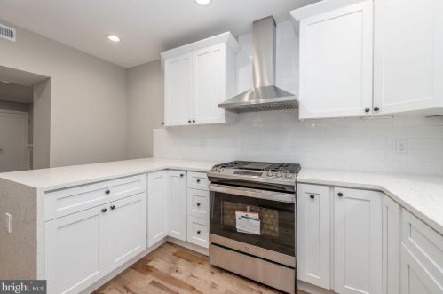 1621 10th St, Philadelphia PA 19148-1132 exterior