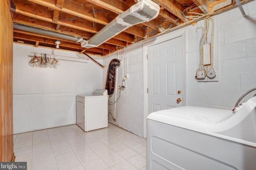 4612 Adrian St, Rockville MD 20853-3705 exterior