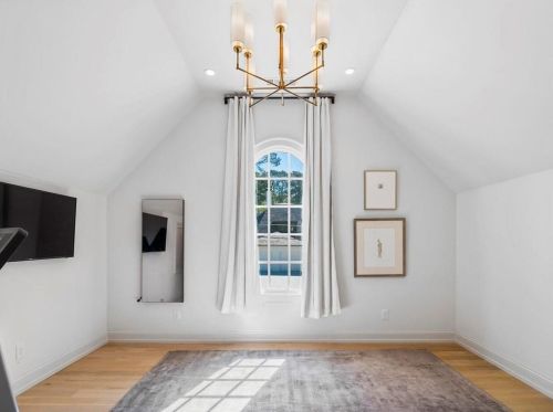 2312 Montview Dr, Atlanta GA 30305-4071 exterior