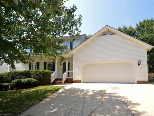 5203 Pondfield Dr, Greensboro NC  27410-9147 exterior