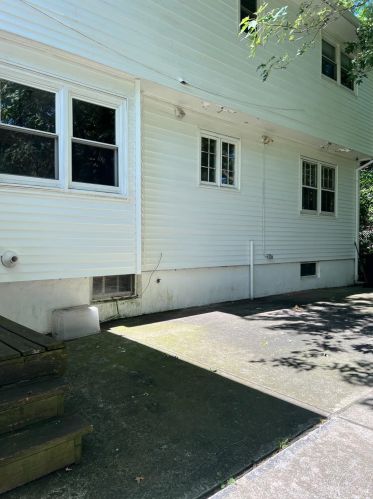 34 Bersey Ct, Perth Amboy NJ  08863-1501 exterior