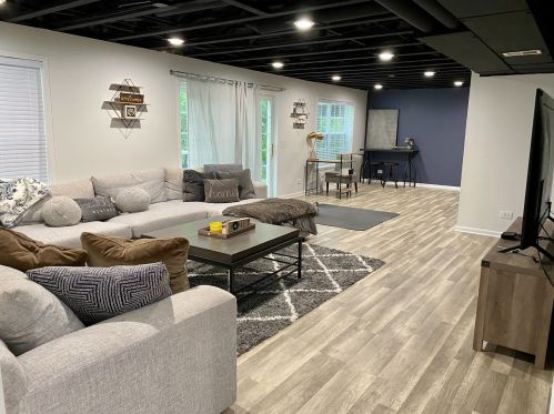 2756 Granite Ct, Bull Valley IL 60012-2609 exterior