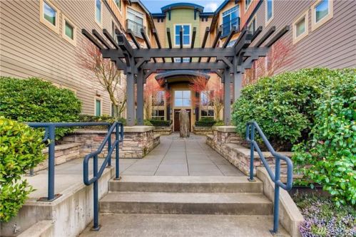 15700 116th Ave, Bothell WA  98011-4183 exterior