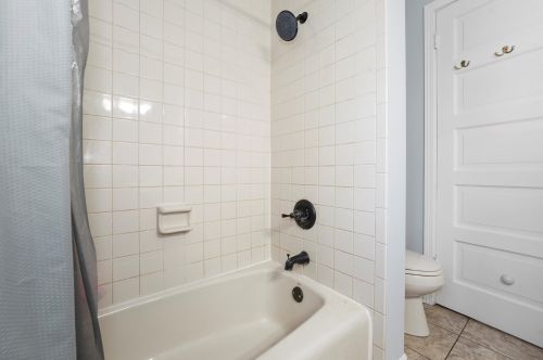 921 Oakland Ave, Joliet IL 60435-4626 exterior