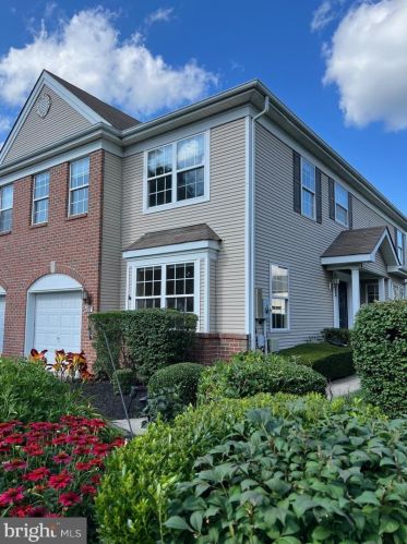 297 Fountayne Ln, Trenton NJ 08648-2672 exterior