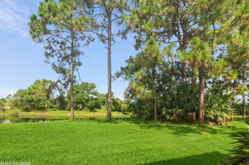 8316 Mulligan Cir, Fort Pierce FL  34986-3280 exterior