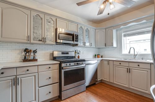 303 Stewart Ave, Waukegan IL 60085-2061 exterior