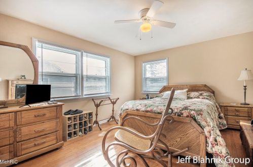 1808 Diamond Ave, Grand Rapids MI 49505-4815 exterior