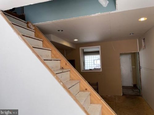 517 Dudley St, Philadelphia PA 19148-2519 exterior