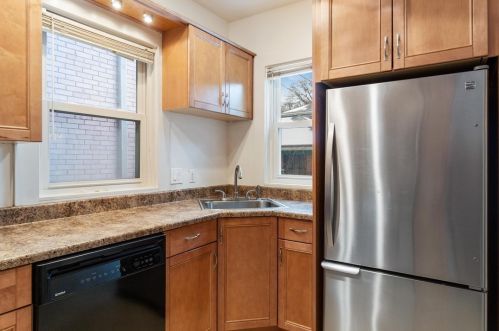 1611 Chislett St, Pittsburgh PA  15206-1312 exterior