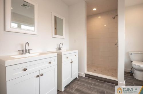 20 Kenmore Rd, Edison NJ 08817-4044 exterior