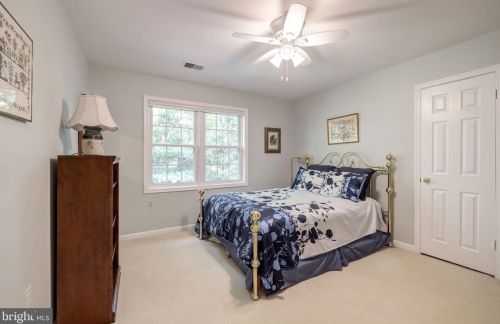 1621 Linway Park Dr, Mc Lean VA 22101-4149 exterior