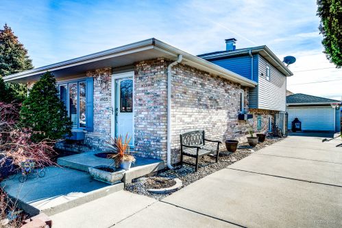 4905 124 St, Chicago IL 60628-7240 exterior