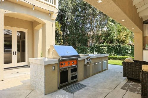 2440 Bronzewood Dr, Tustin CA  92782-4321 exterior