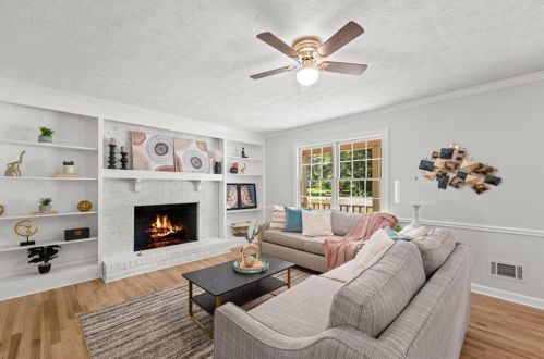 3845 Laurel Fls Dr, Lithonia GA 30039-6586 exterior