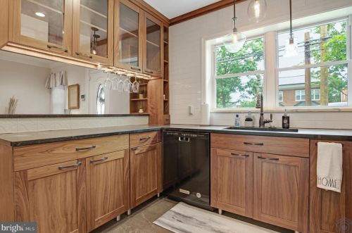 1707 Minnesota Ave, Washington DC  20020-4723 exterior