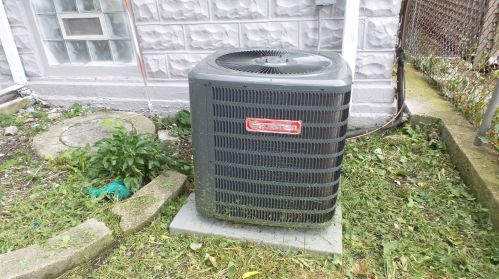 2048 70 Pl, Chicago IL 60637-4642 exterior