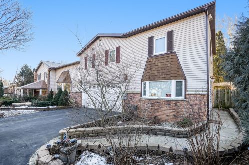 7702 Gleneagle Dr, Kalamazoo, MI 49048-9615