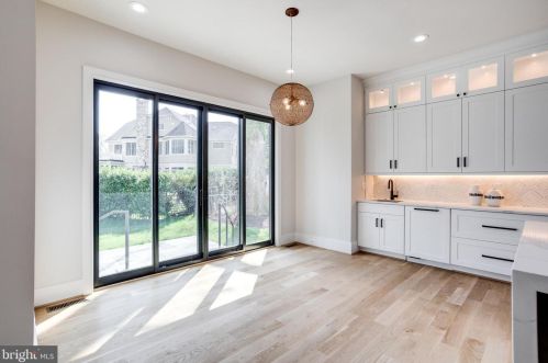 6801 Dillon Ave, Mc Lean VA  22101-4435 exterior