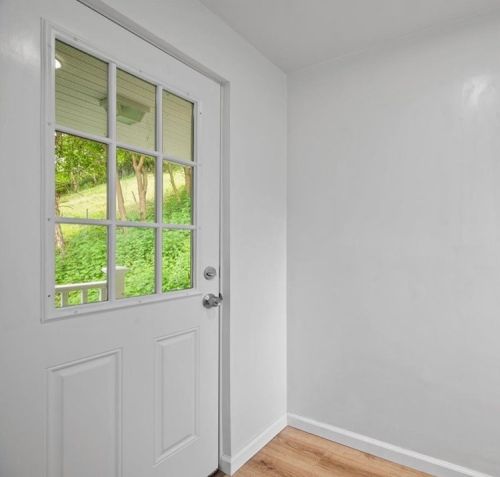 217 Logan St, Pittsburgh PA  15209-2811 exterior