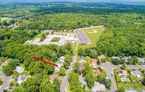 53 Fairmount Ave, Edison NJ  08820-2032 exterior