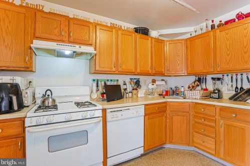 1537 19 St, Philadelphia PA 19121-4120 exterior