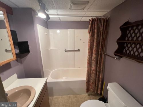 2873 Southwick Dr, Lancaster PA 17601-3552 exterior