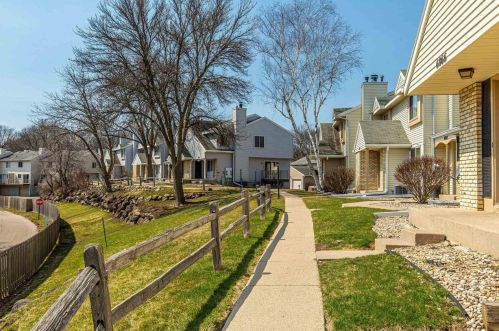 6858 Park Ridge Dr, Madison WI  53719-2220 exterior