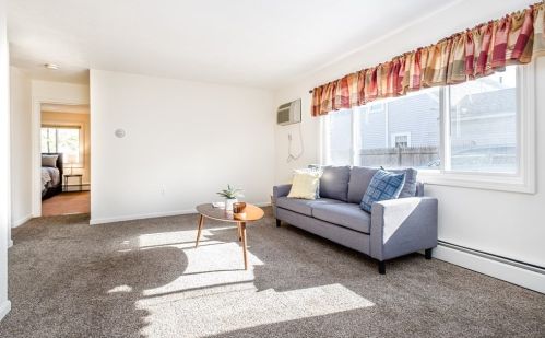 70 Mudge St, Lynn, MA 01902-1216