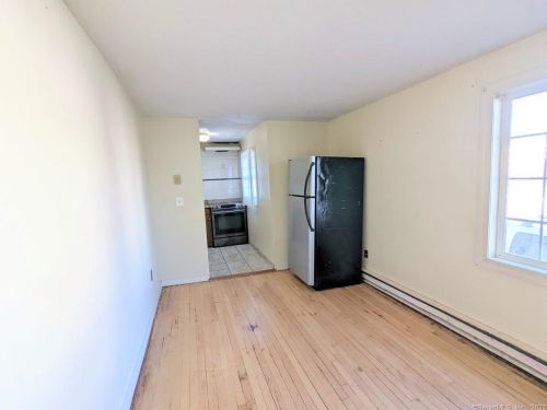 614 Prospect St, Torrington, CT 06790-4948