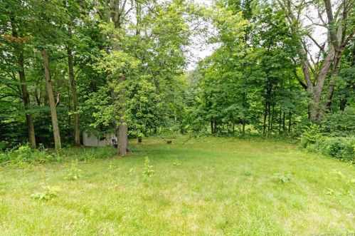 211 Woodbridge St, Manchester CT 06042-2346 exterior