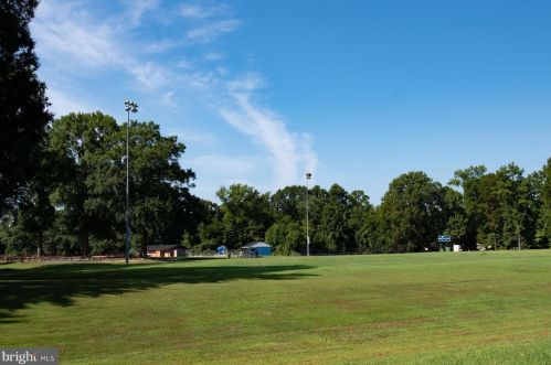 1803 Cool Spg Dr, Alexandria VA 22308-1630 exterior