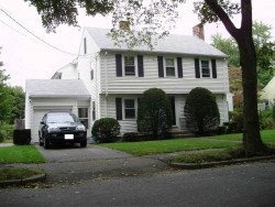 29 Farmington Rd, Newton, MA 02465-1106